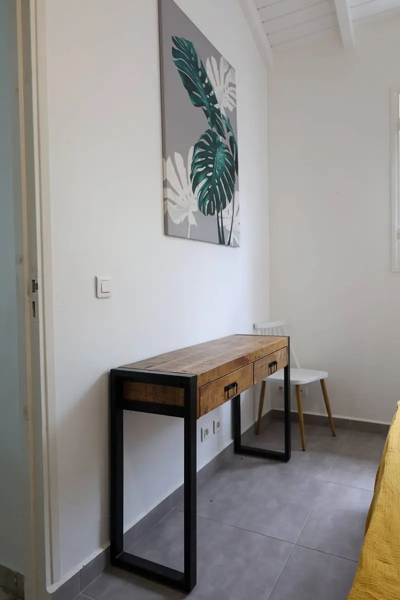 Coin bureau dans une chambre